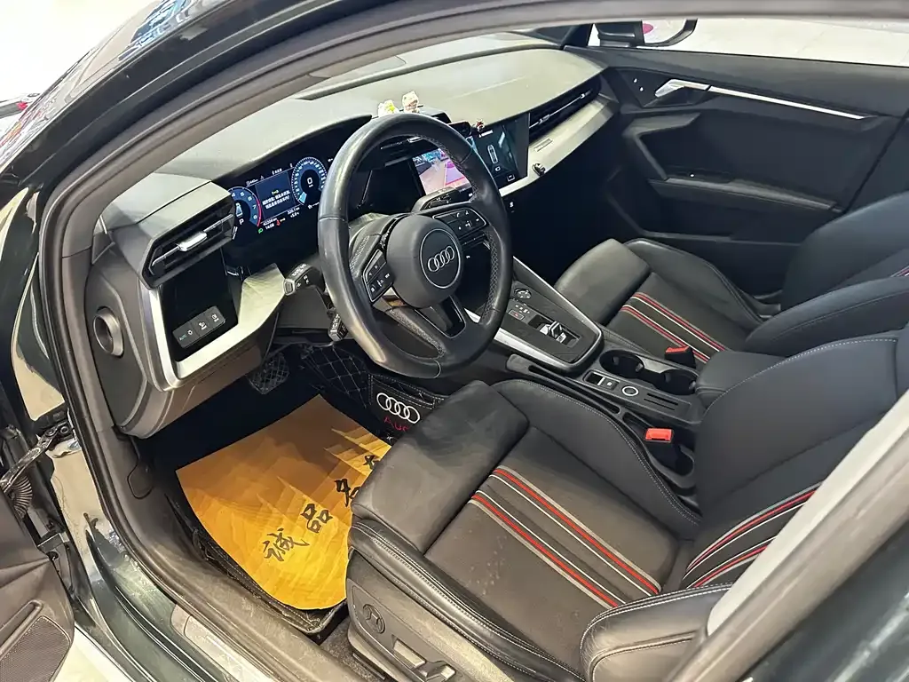 Audi A3 2023 из CN, фото 10