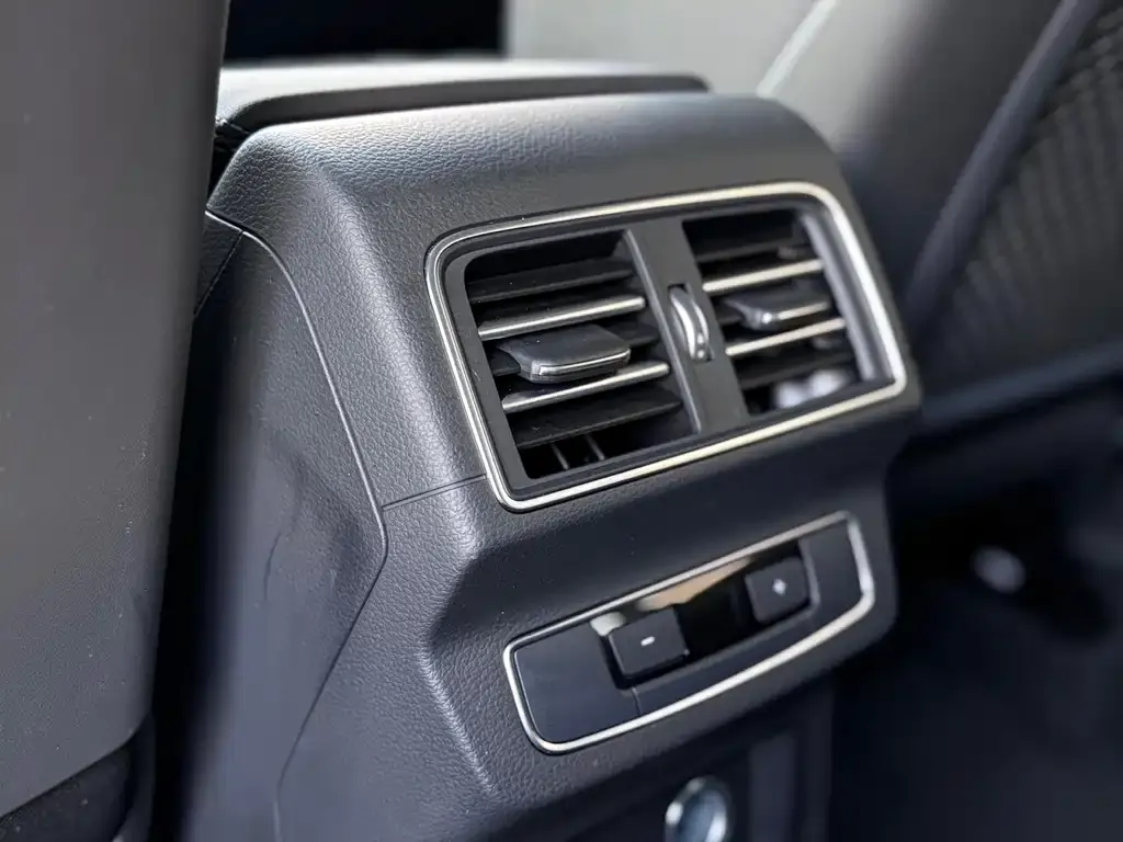 Audi Q5L 2024 из CN, фото 2