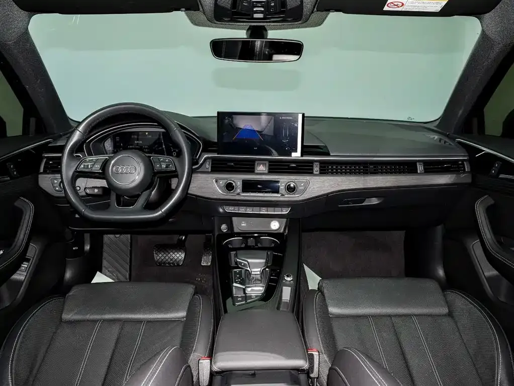 Audi A4L 2023 из CN, фото 8