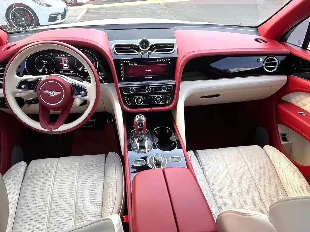 Bentley Bentayga 2022 из CN, фото 7