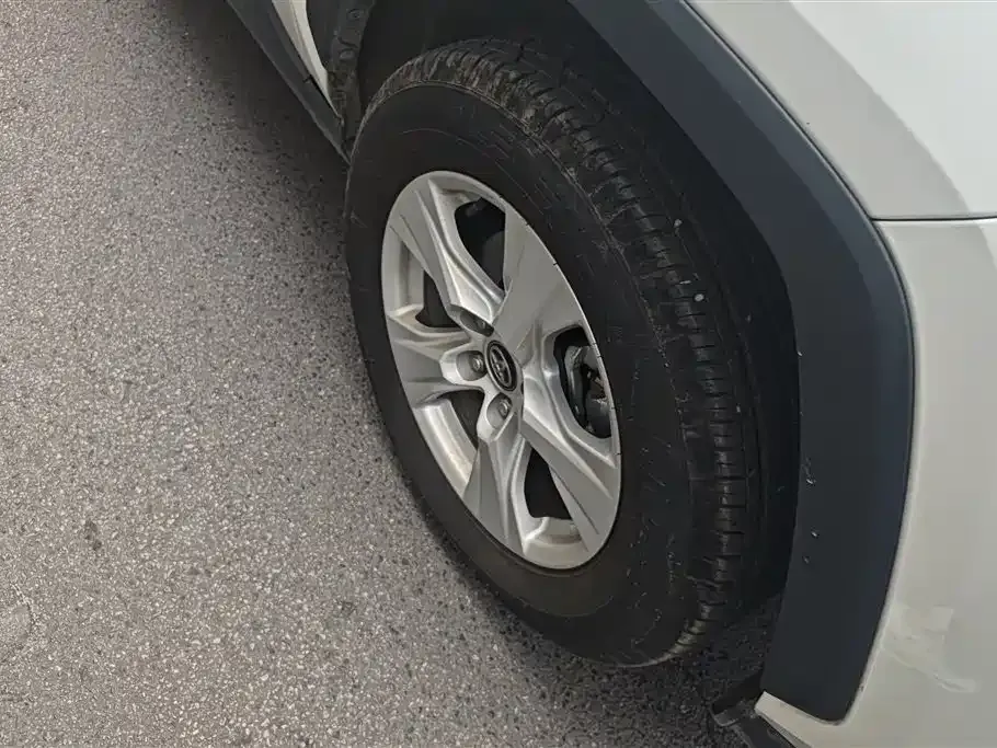 Toyota RAV4 2024 из CN, фото 9