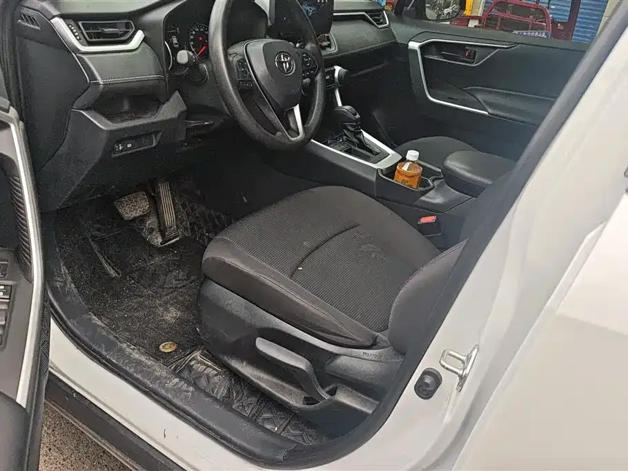 Toyota RAV4 2024 из CN, фото 10