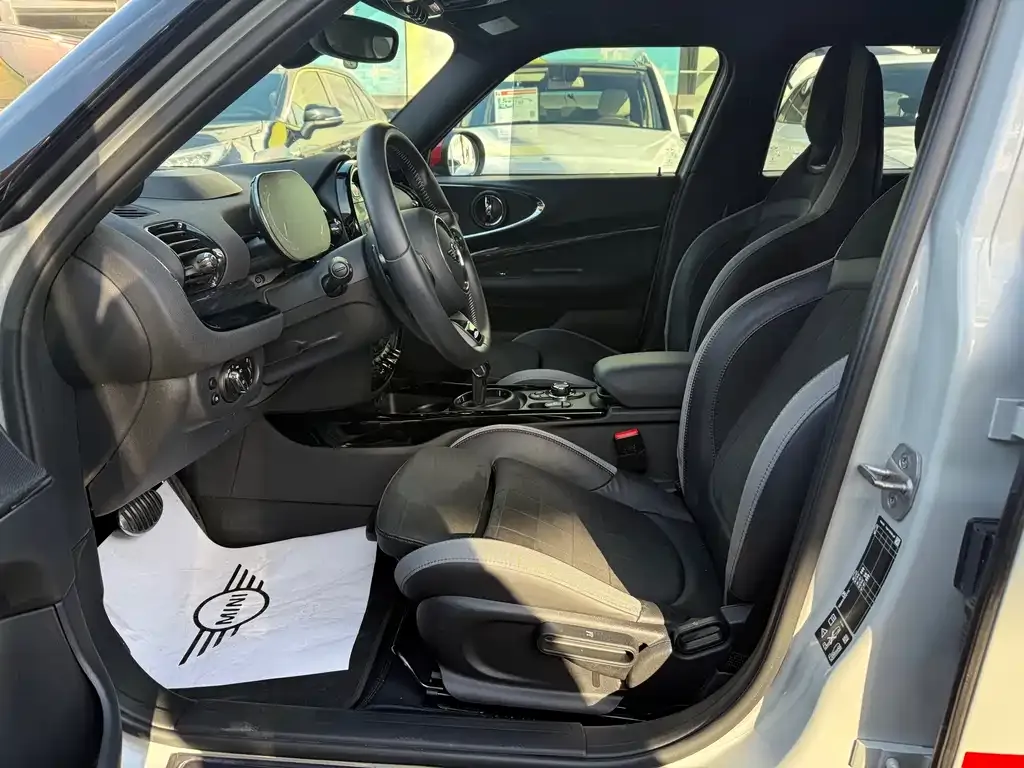 MINI Clubman JCW 2023 из CN, фото 3