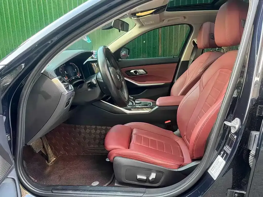 BMW 3 Series 2021 из CN, фото 2