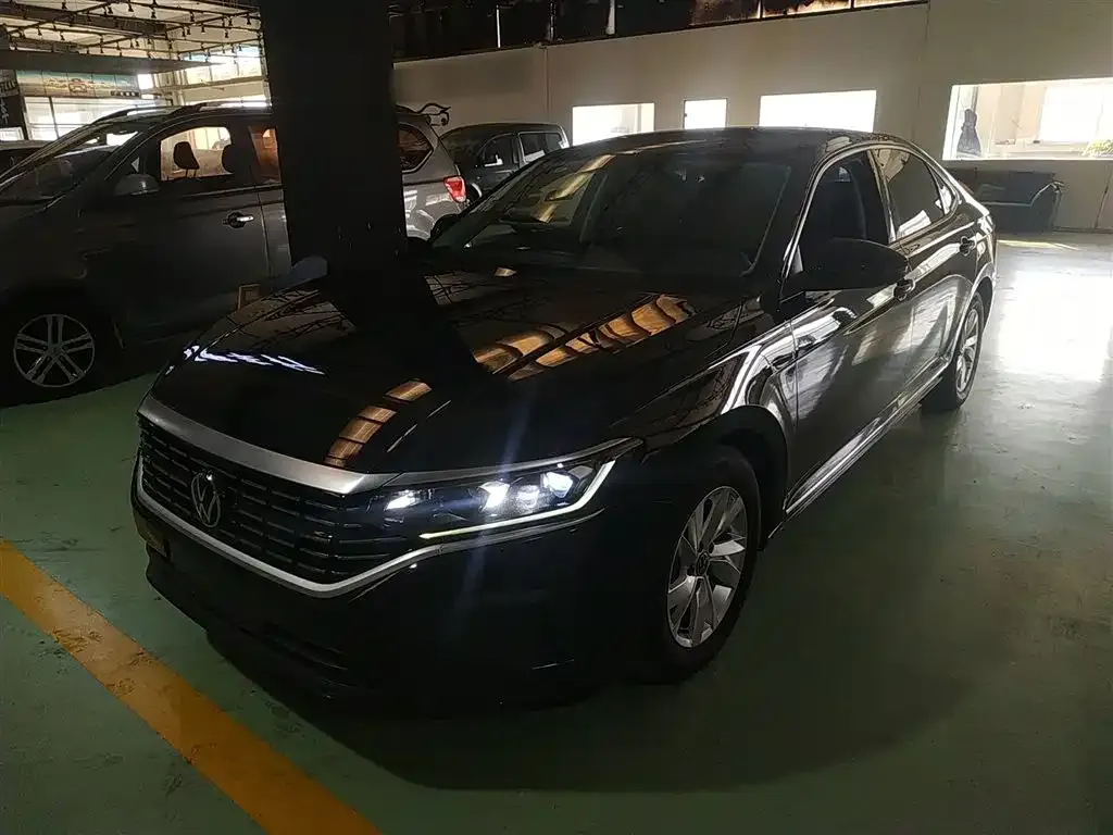 Volkswagen Passat 2023 из CN, фото 8