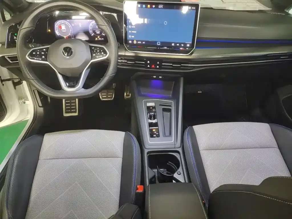 Volkswagen Golf 2025 из CN, фото 10
