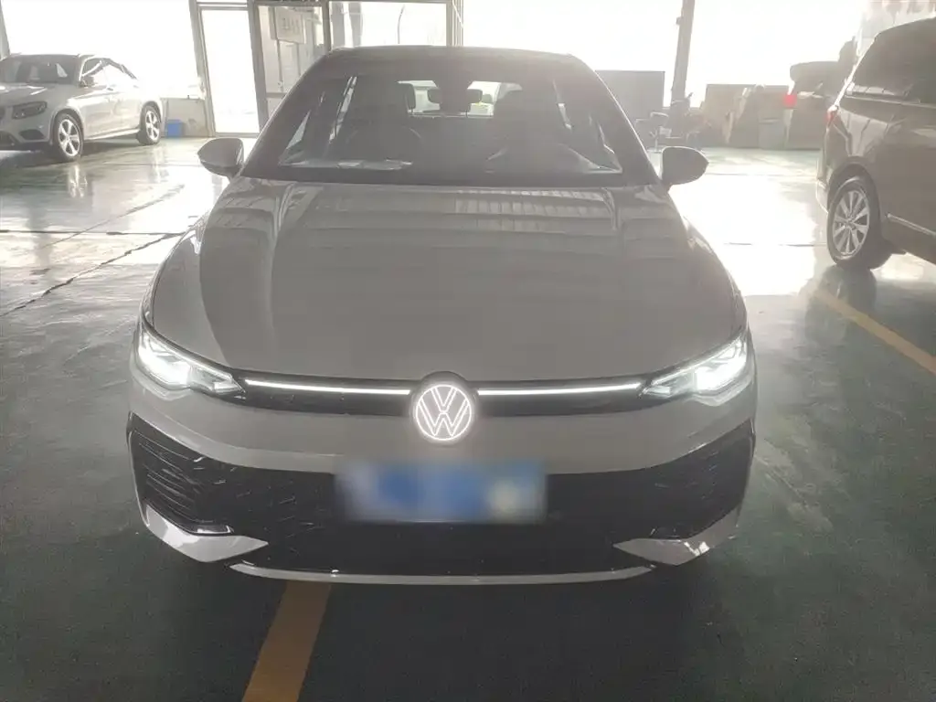 Volkswagen Golf 2025 из CN, фото 4