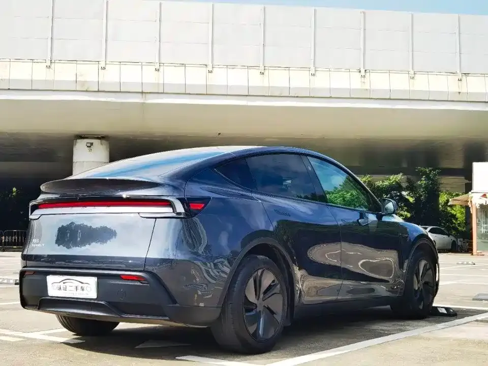Tesla Model Y — фото 7