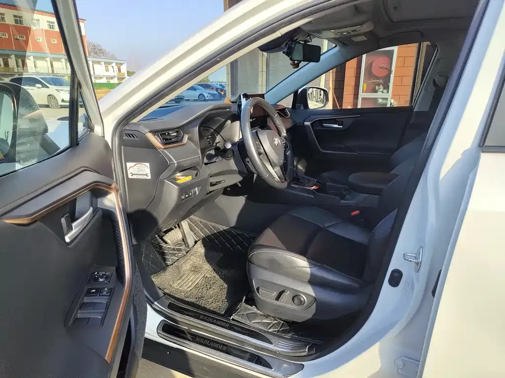 Toyota Wildlander 2023 из CN, фото 8