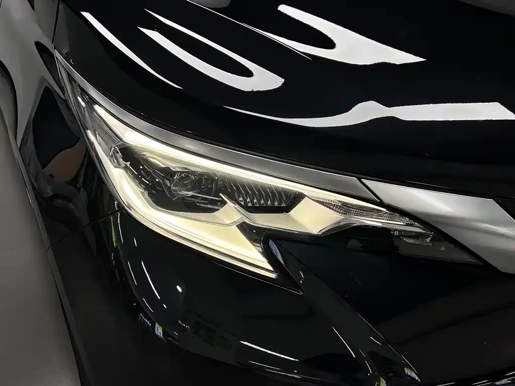Toyota Sienna — фото 6