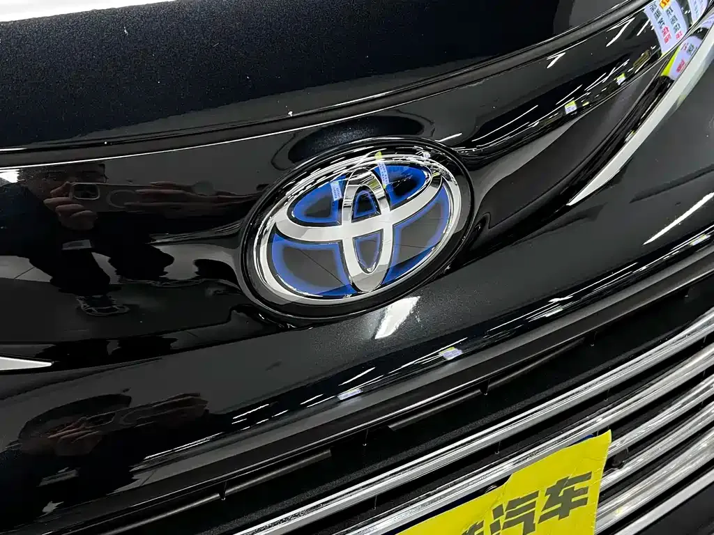 Toyota Sienna — фото 7