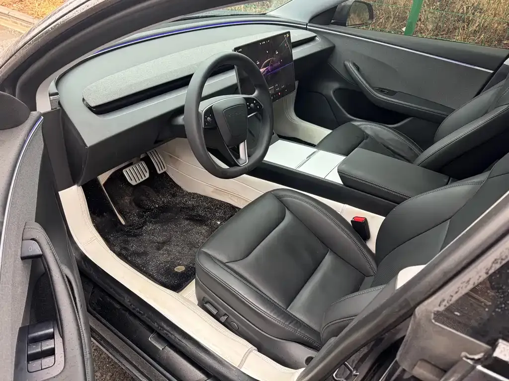 Tesla Model 3 — фото 10