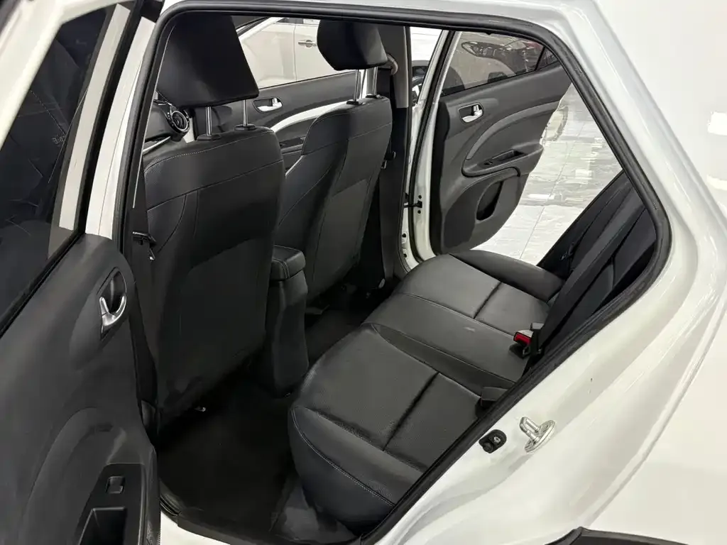 Kia KX1 2022 из CN, фото 2
