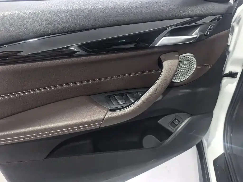 BMW X1 2021 из CN, фото 7