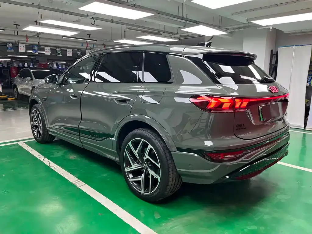 Audi Q6L e-tron — фото 10