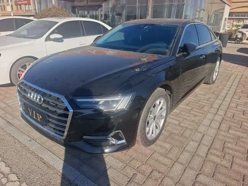Audi A6L — фото 1