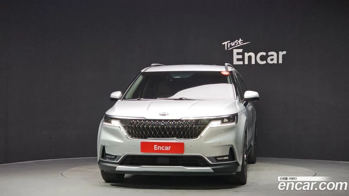 Kia Carnival — фото 10