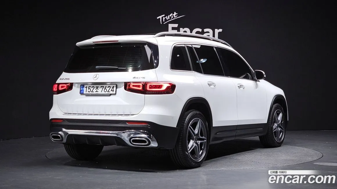 Mercedes-Benz GLB-Class — фото 4