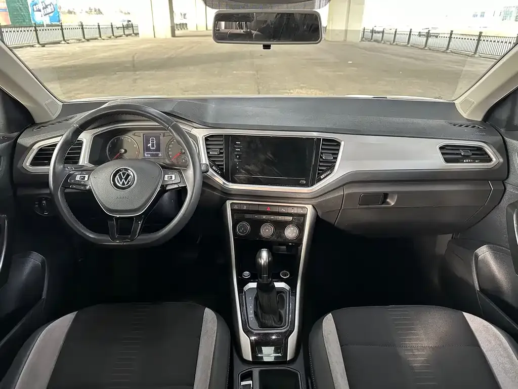 Volkswagen T-Roc 2023 из CN, фото 5