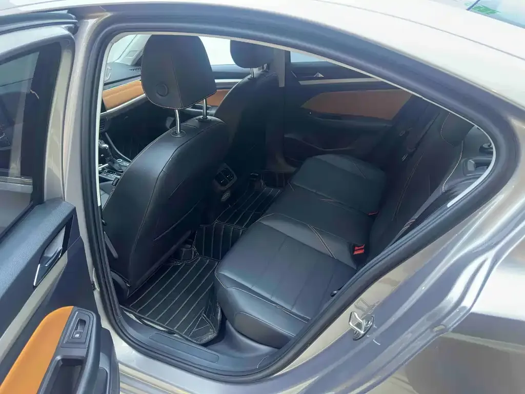 Volkswagen Bora 2023 из CN, фото 5