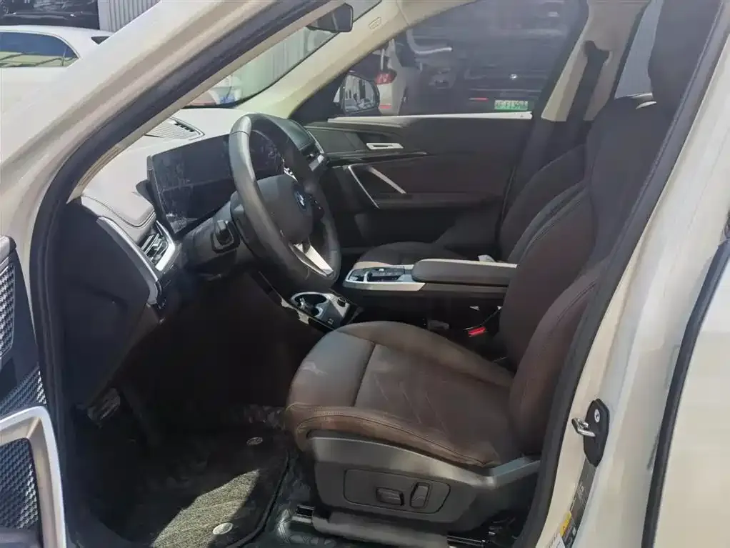 BMW iX1 2025 из CN, фото 5