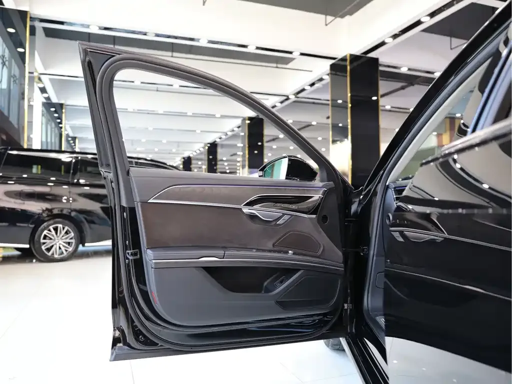 Audi A8 2024 из CN, фото 6
