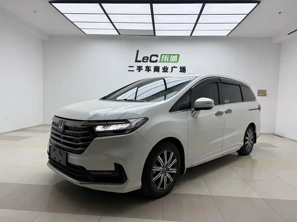 Honda Odyssey — фото 1
