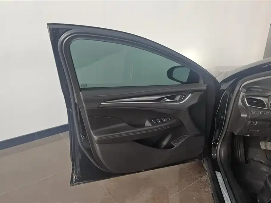 Buick LaCrosse 2022 из CN, фото 2
