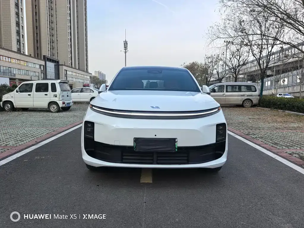 Li Auto L6