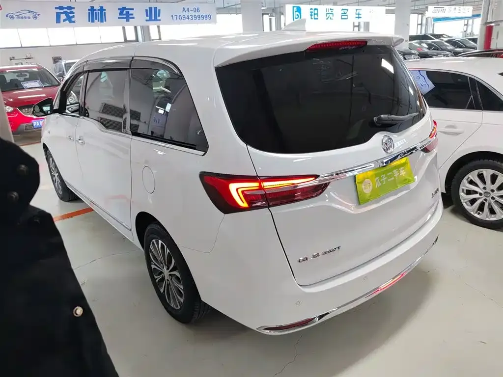 Buick GL8 2022 из CN, фото 10