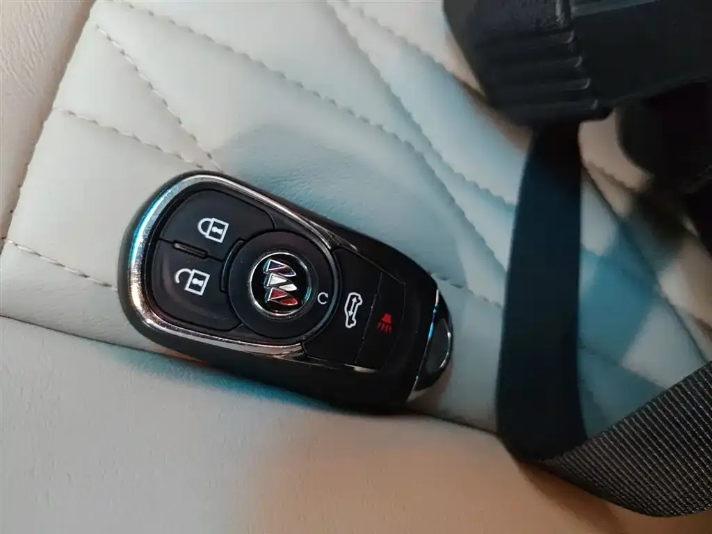 Buick GL8 2022 из CN, фото 2