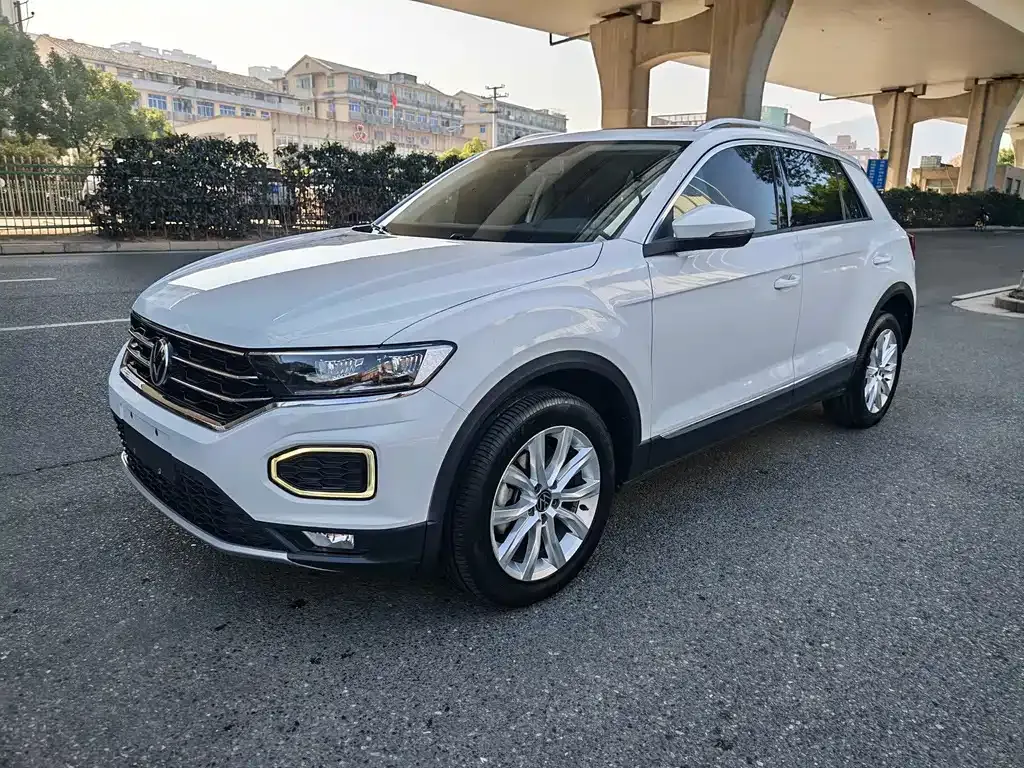 Volkswagen T-Roc 2023 из CN, фото 1