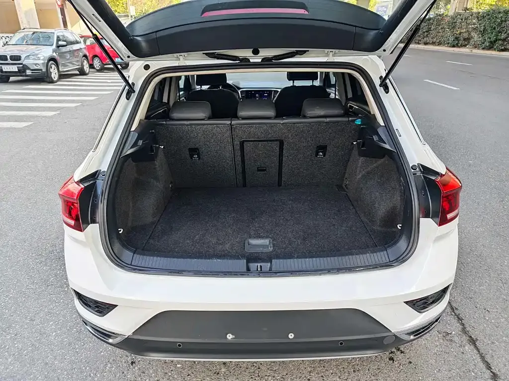 Volkswagen T-Roc 2023 из CN, фото 4