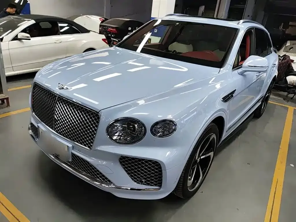 Bentley Bentayga — фото 1