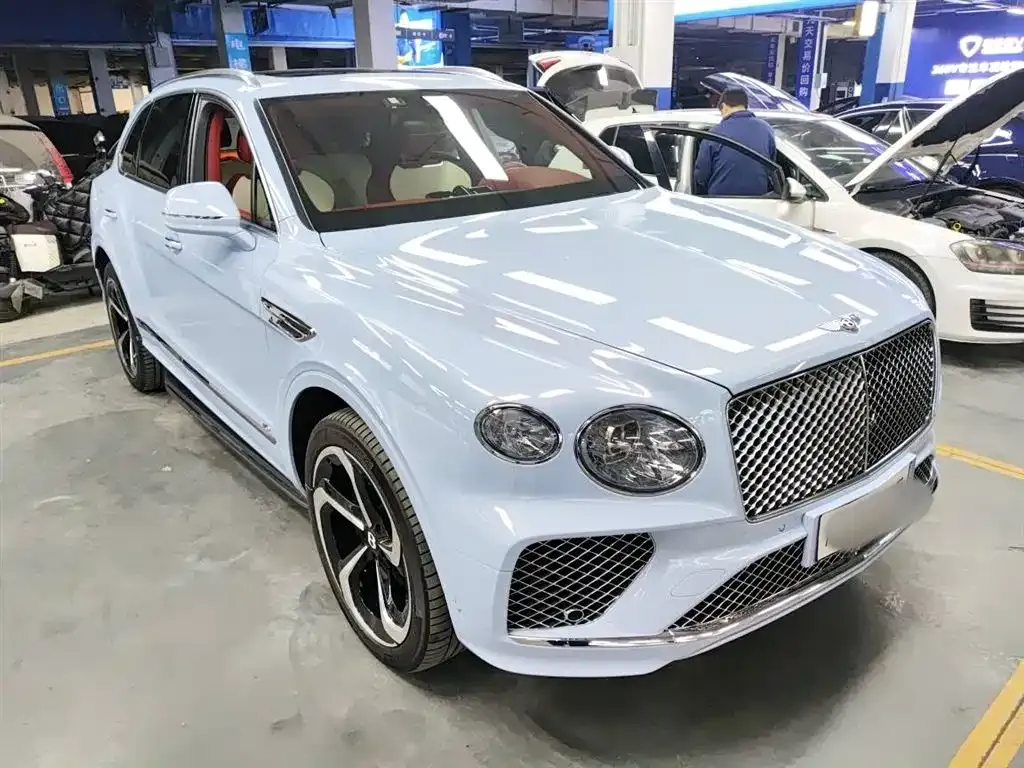 Bentley Bentayga — фото 4