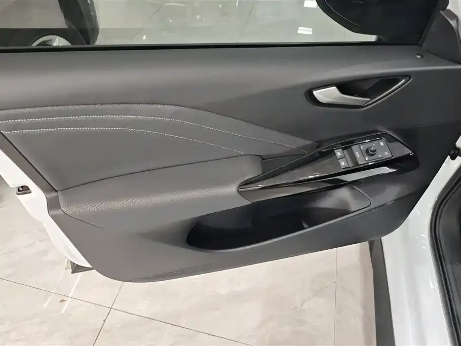 Volkswagen ID.3 2023 из CN, фото 4