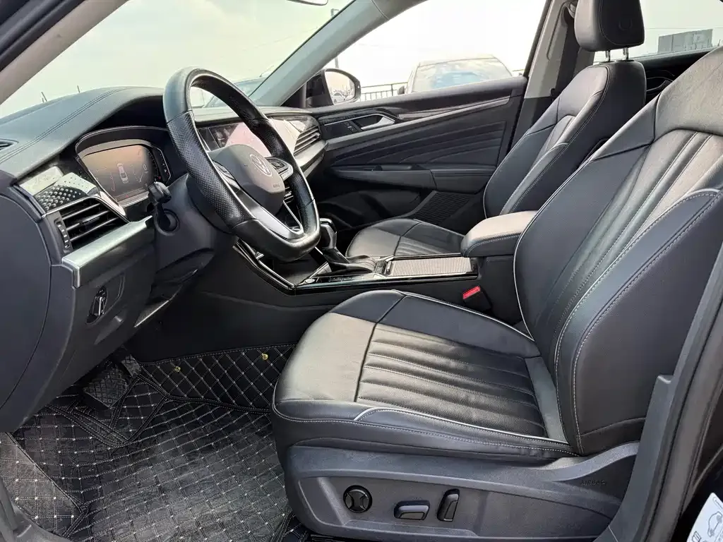 Volkswagen Passat 2021 из CN, фото 4