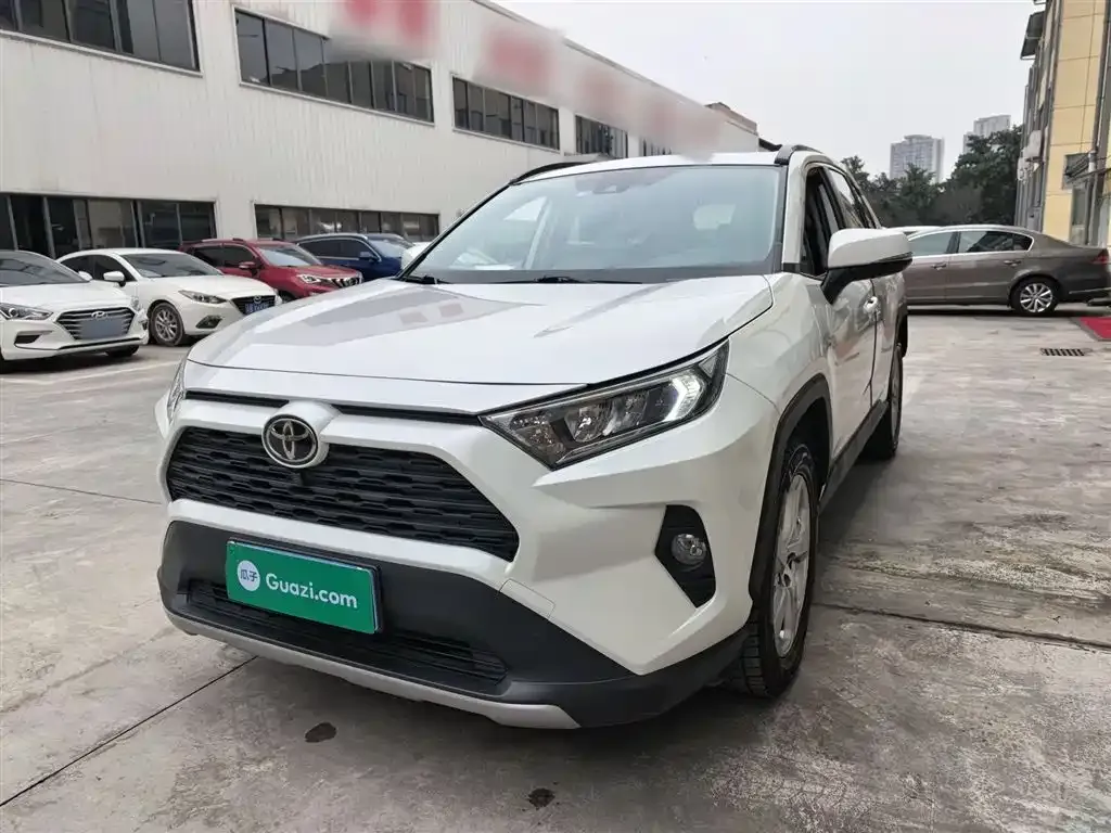Toyota RAV4 2021 из CN, фото 1