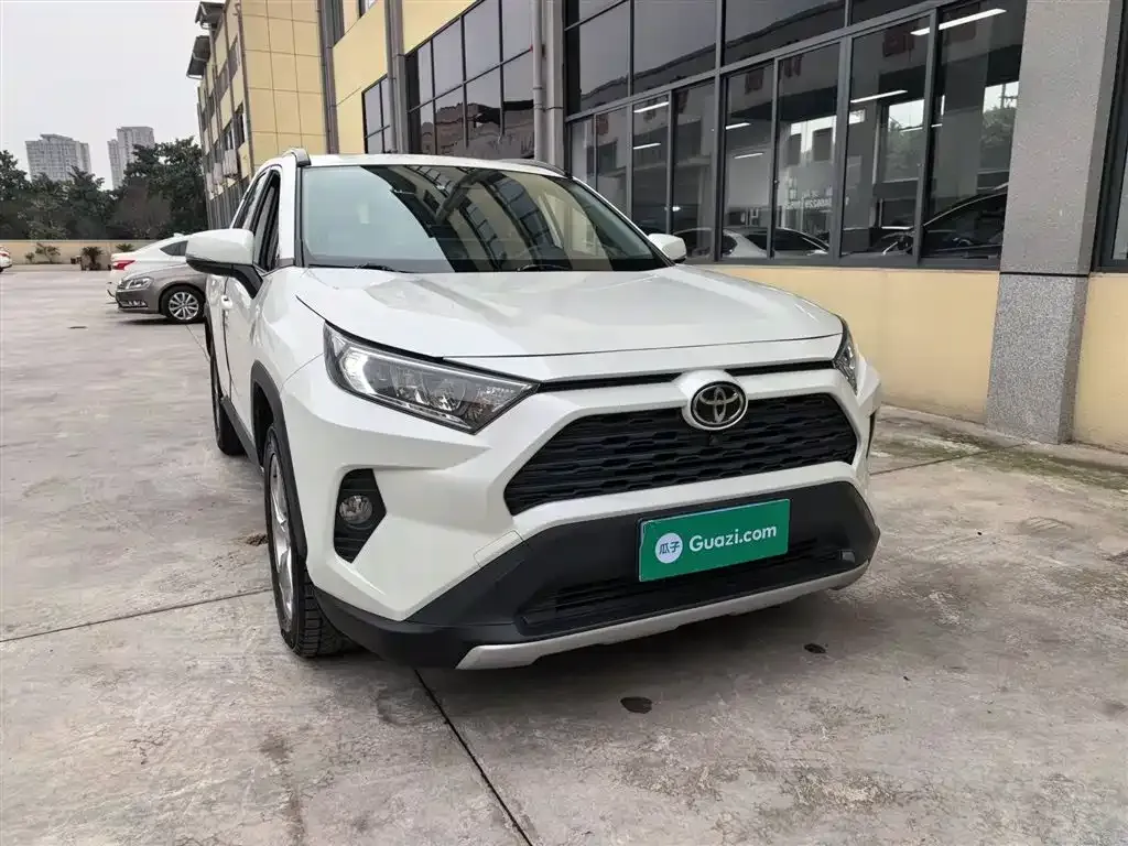 Toyota RAV4 2021 из CN, фото 2