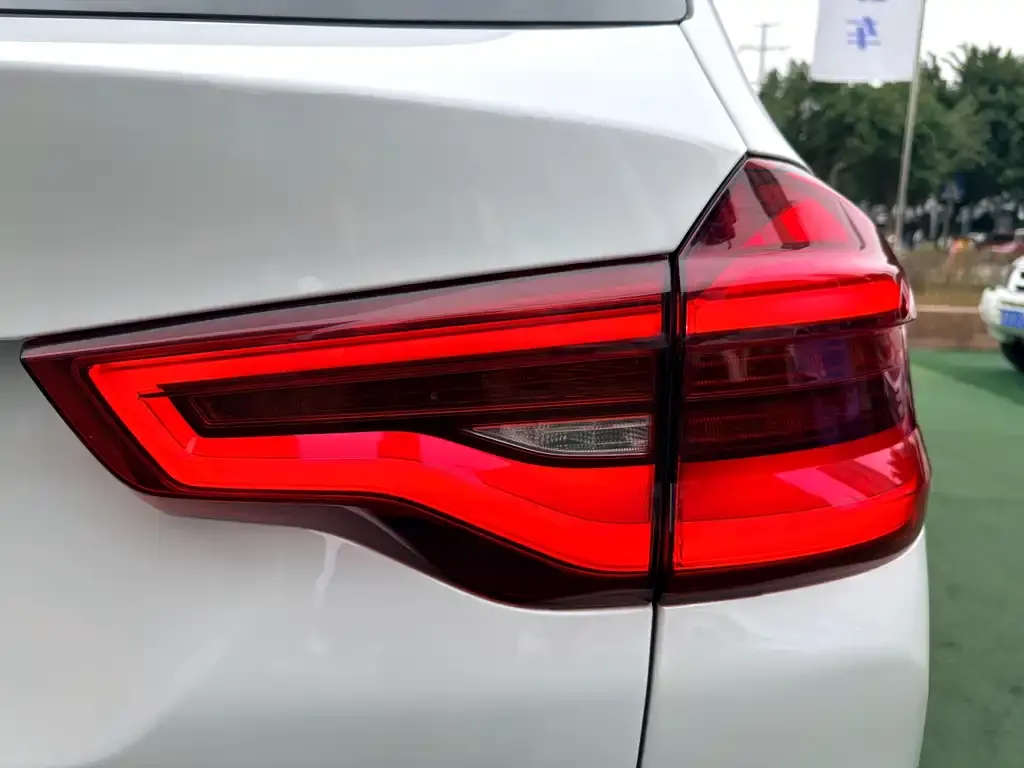 BMW X3 — фото 2
