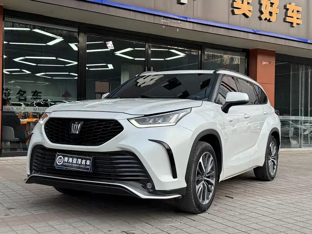 Toyota Crown Kluger 2024 из CN, фото 1