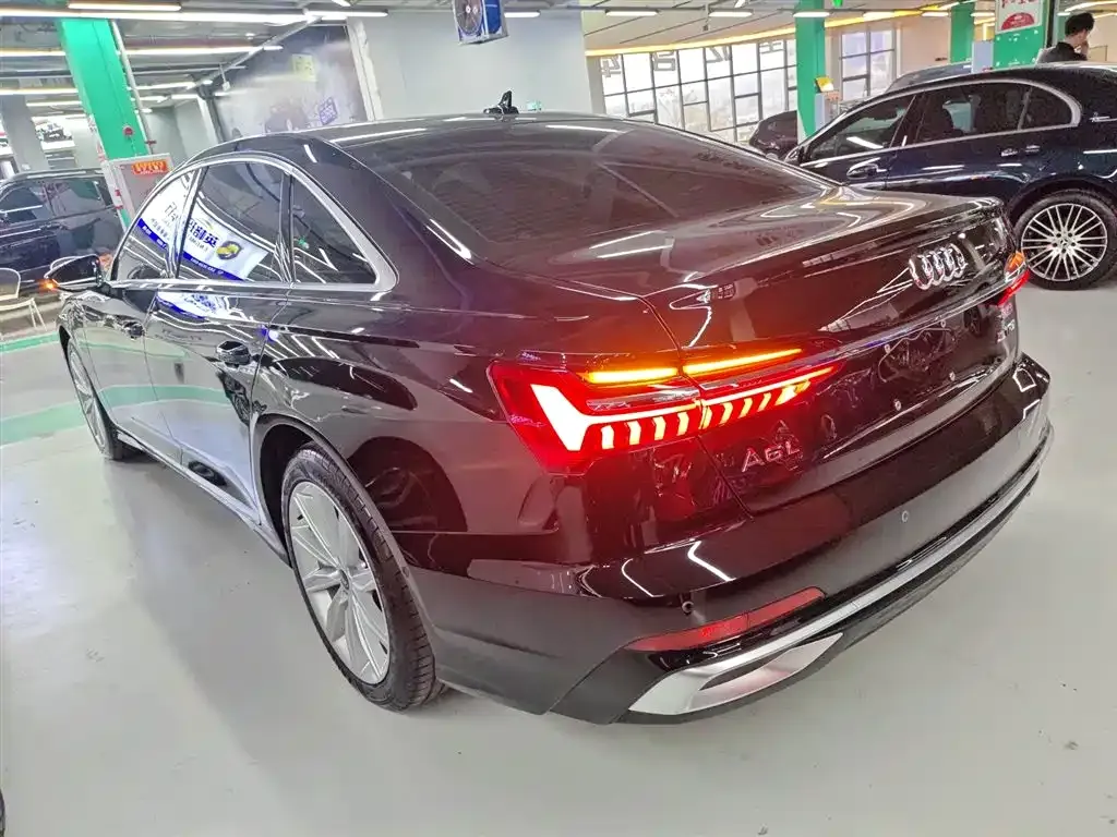 Audi A6L 2023 из CN, фото 4