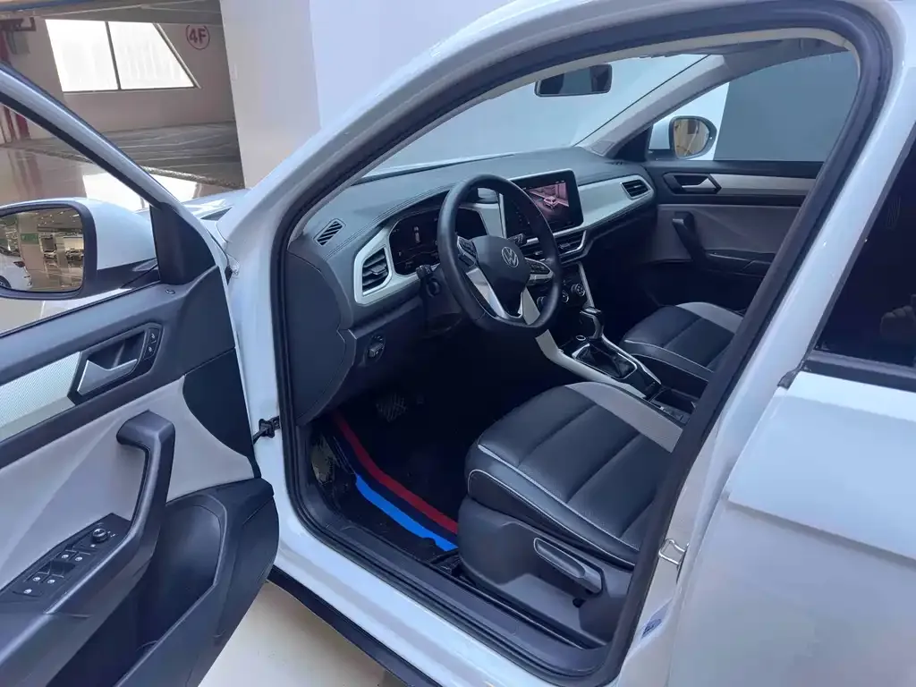 Volkswagen T-Roc 2023 из CN, фото 8