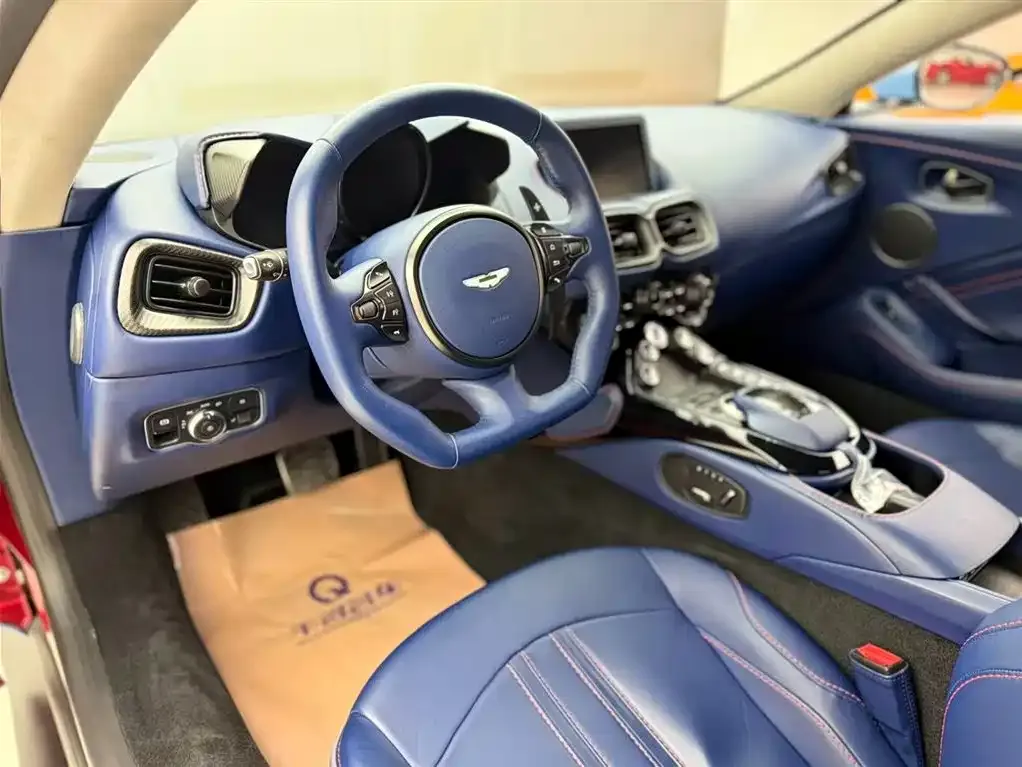 Aston Martin V8 Vantage 2021 из CN, фото 7