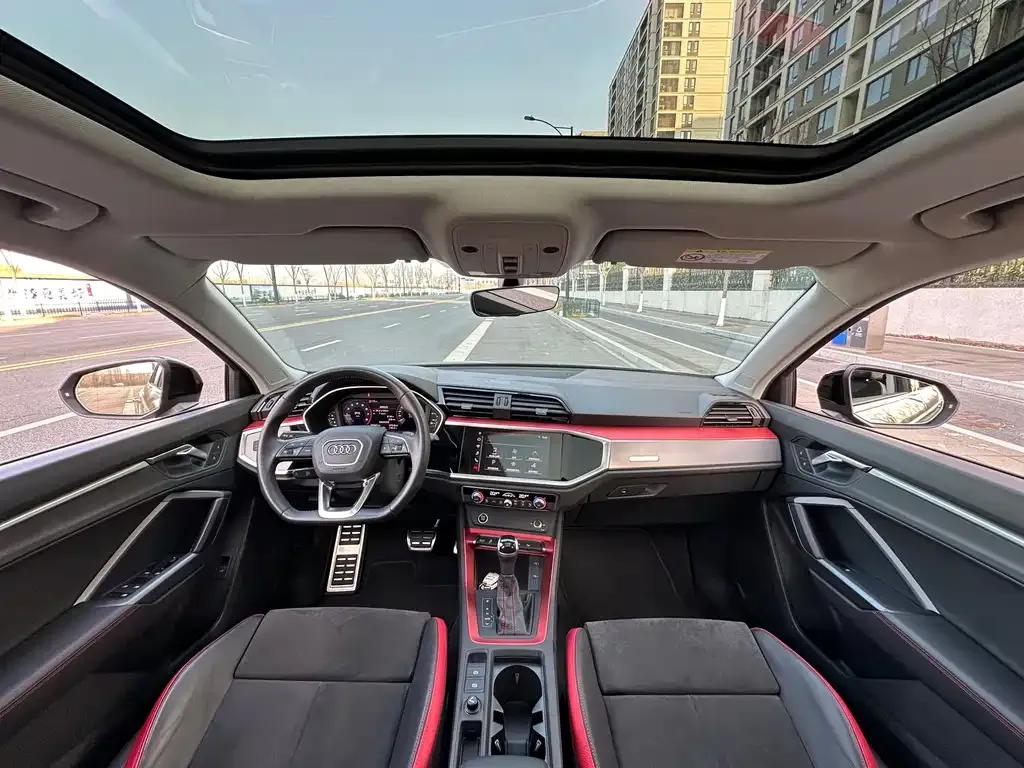 Audi Q3 2021 из CN, фото 3
