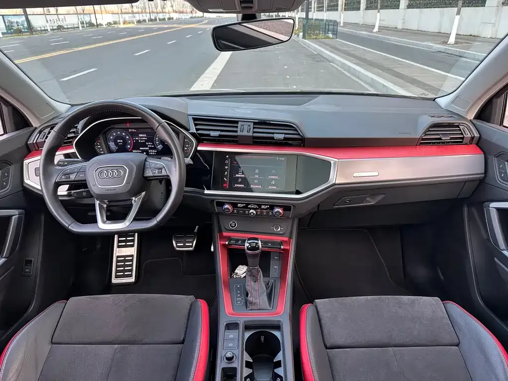 Audi Q3 2021 из CN, фото 2