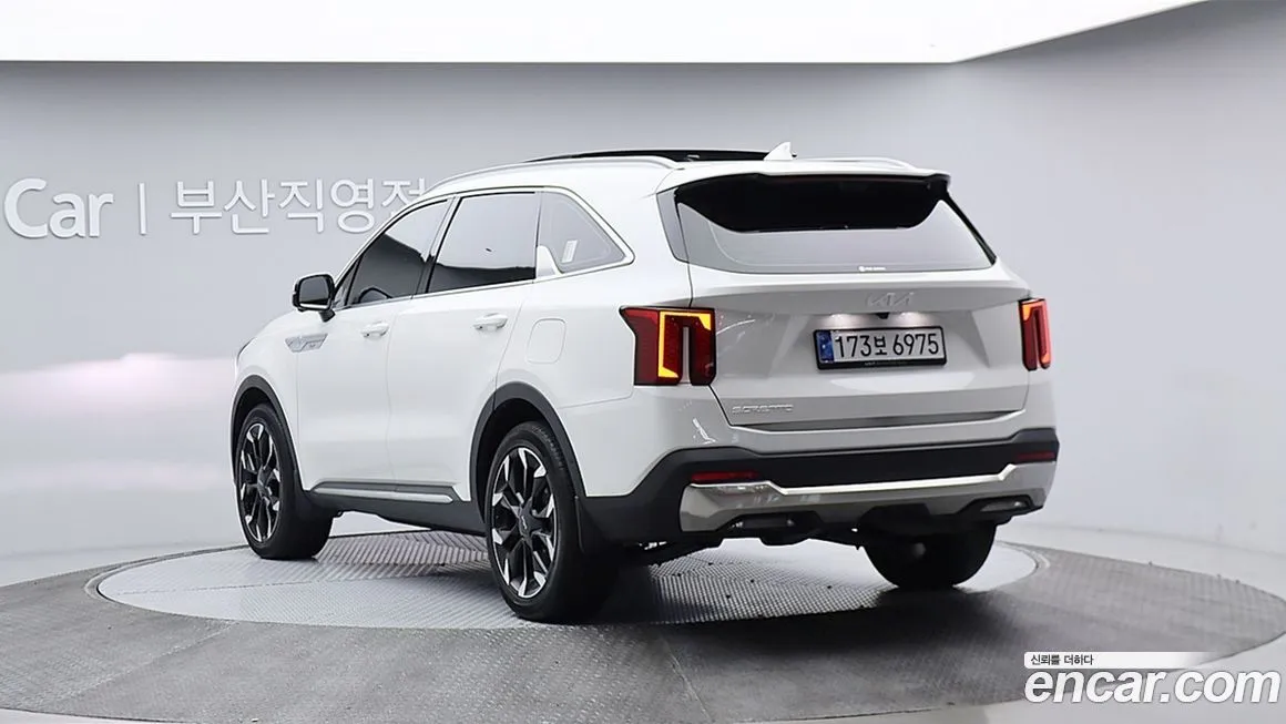 Kia Sorento — фото 9