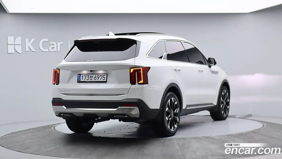 Kia Sorento — фото 7