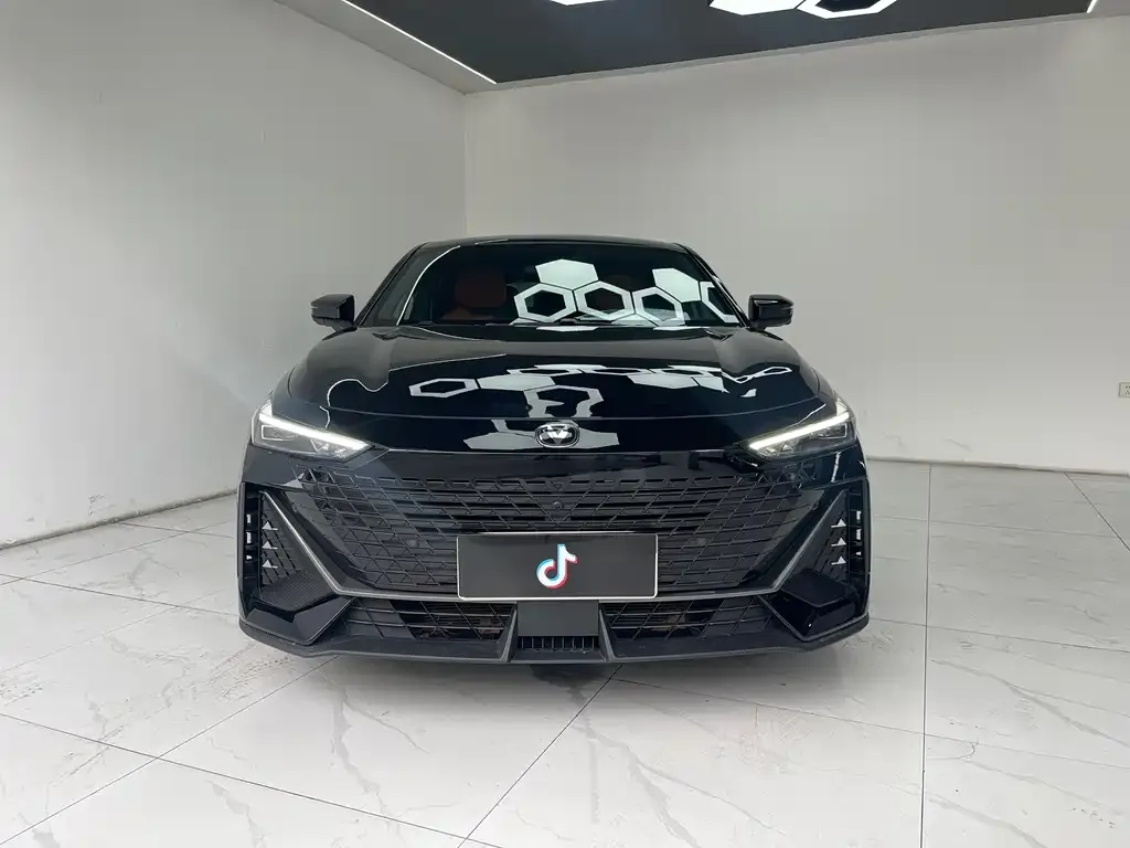 Changan UNI-V 2023 из CN, фото 2