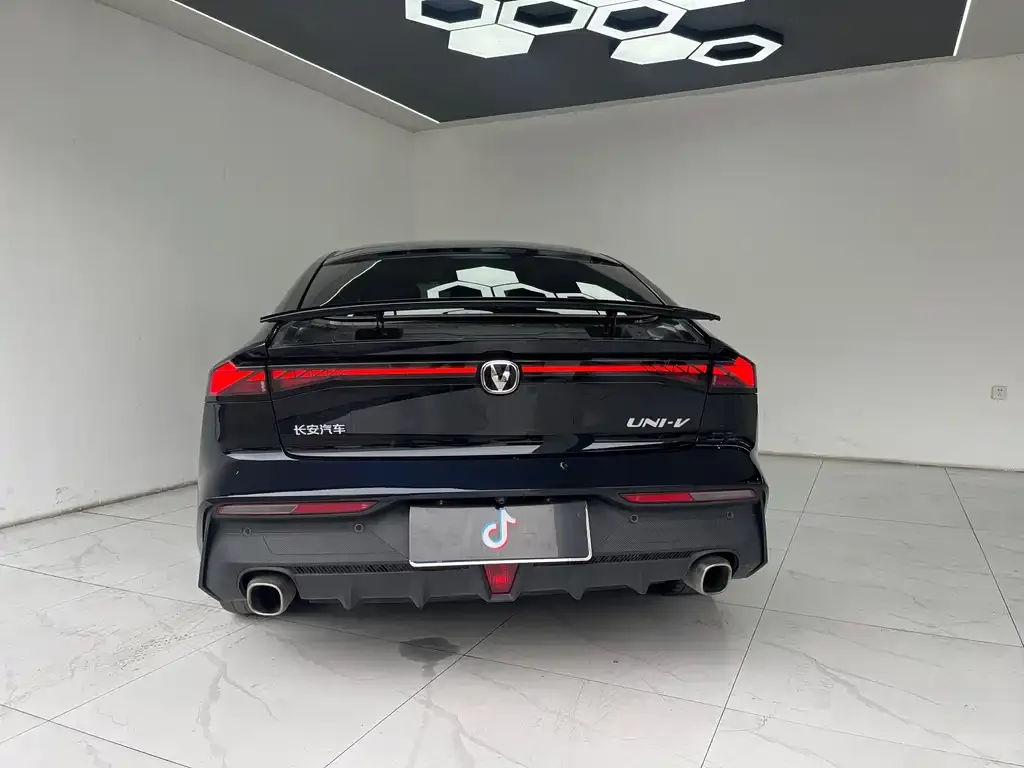 Changan UNI-V 2023 из CN, фото 3